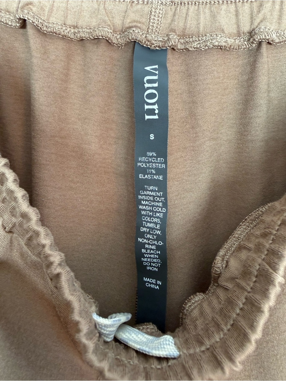 34: Vuori Boyfriend Sweatpants Tan Size Small 26.5” Inseam - Picture 5 of 5